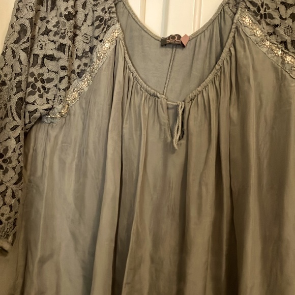 Lola made in Italy silk blouse size L - Picture 10 of 10